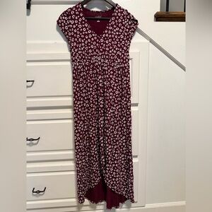 Maternity dress in Burgundy and White